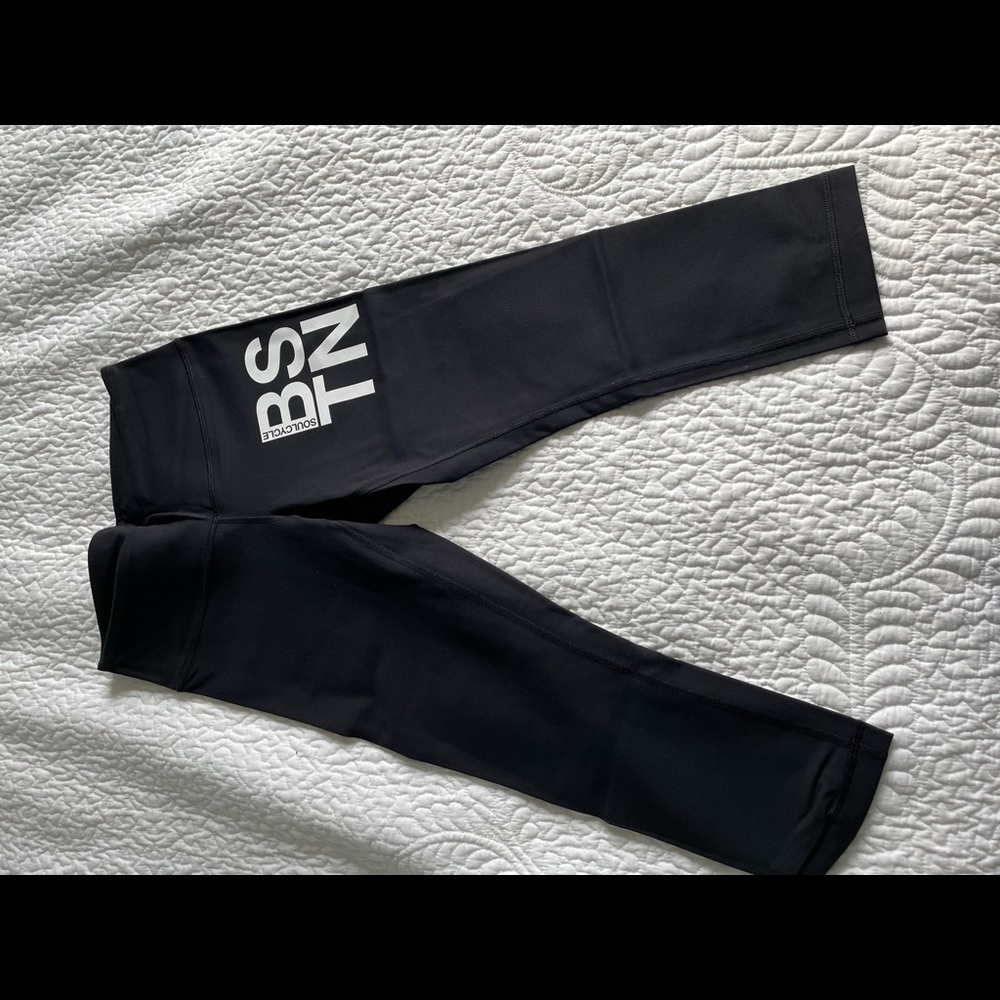 Lululemon x SoulCycle wunder under crop- NWT